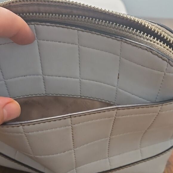 Michael Kors White Quilted Women's Bag - Picture 7 of 10